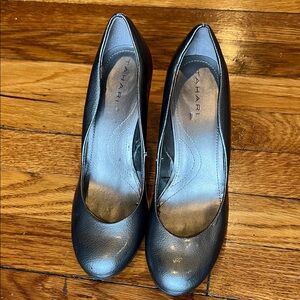Tahari Women's Metallic Pumps